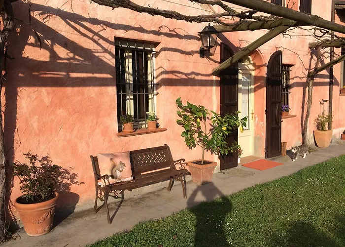 Agriturismo Il Pettirosso Kır Evi *